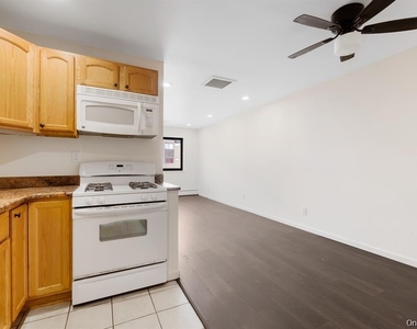 3 Charles Lane - Photo Thumbnail 2