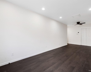 3 Charles Lane - Photo Thumbnail 11