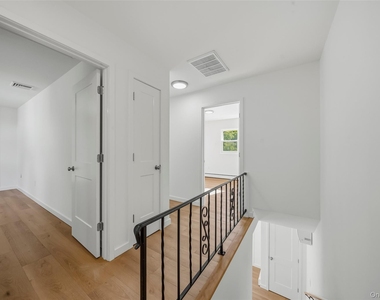 146 Charles Street - Photo Thumbnail 9
