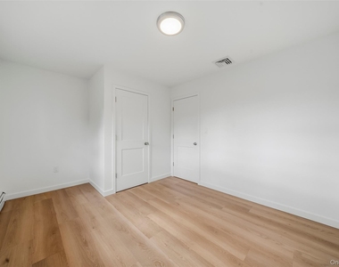 146 Charles Street - Photo Thumbnail 12