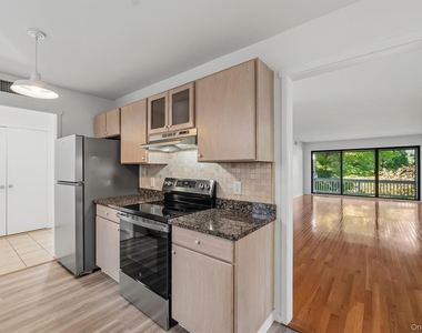 76 Heritage Hills - Photo Thumbnail 7