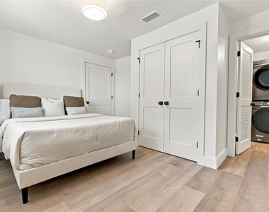 227 South Boulevard - Photo Thumbnail 11