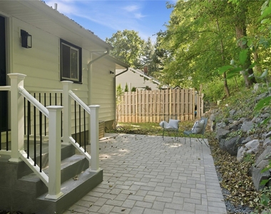 227 South Boulevard - Photo Thumbnail 14