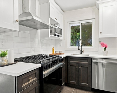 227 South Boulevard - Photo Thumbnail 4
