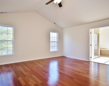 615 Creekside Lane - Photo Thumbnail 15
