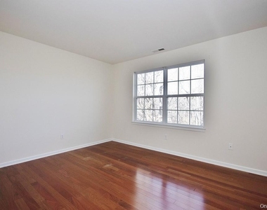 615 Creekside Lane - Photo Thumbnail 19