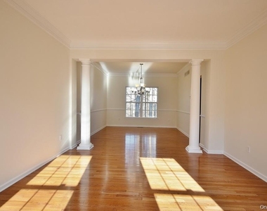 615 Creekside Lane - Photo Thumbnail 2
