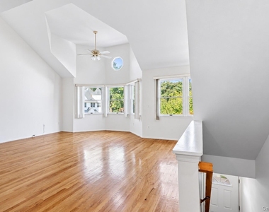 22 Ridgewood Drive - Photo Thumbnail 17