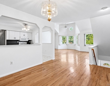 22 Ridgewood Drive - Photo Thumbnail 4