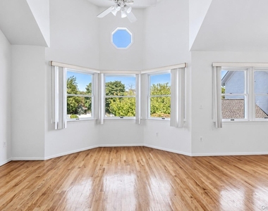 22 Ridgewood Drive - Photo Thumbnail 18