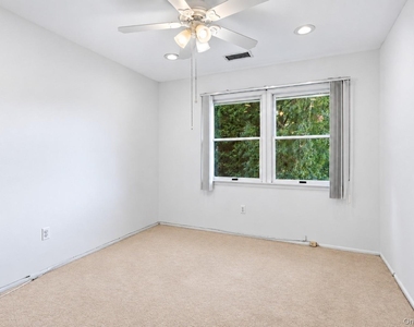 22 Ridgewood Drive - Photo Thumbnail 15