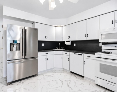 22 Ridgewood Drive - Photo Thumbnail 7