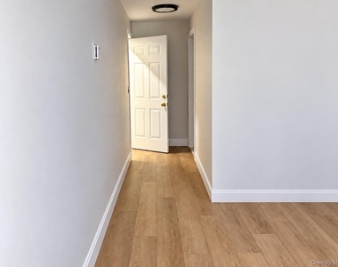 31 Willoughby Place - Photo Thumbnail 11