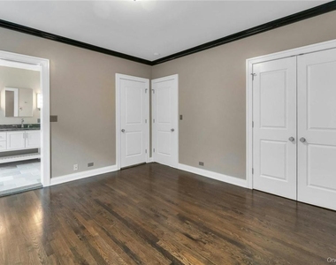 26 E Parkway - Photo Thumbnail 8