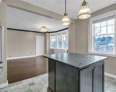 26 E Parkway - Photo Thumbnail 5