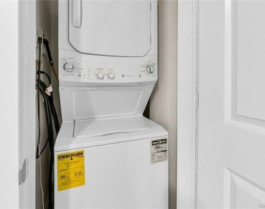 26 E Parkway - Photo Thumbnail 13