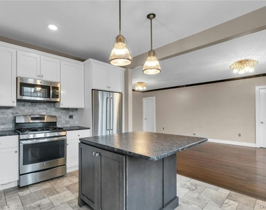 26 E Parkway - Photo Thumbnail 6