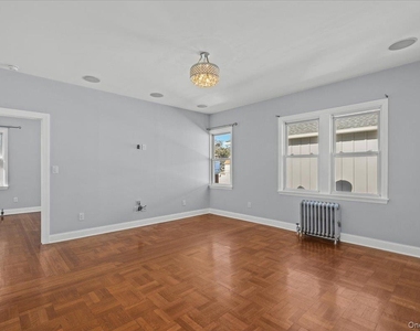 512 Sixth Avenue - Photo Thumbnail 4