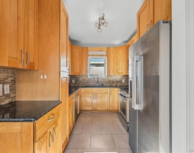 512 Sixth Avenue - Photo Thumbnail 10