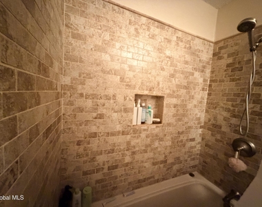 212 Yorktown Drive - Photo Thumbnail 10