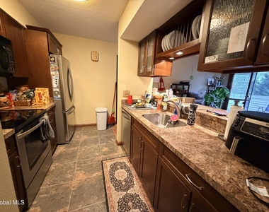 212 Yorktown Drive - Photo Thumbnail 7