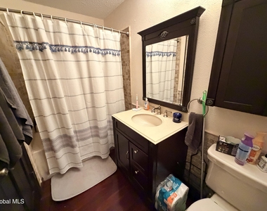 212 Yorktown Drive - Photo Thumbnail 9