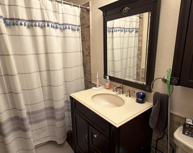 212 Yorktown Drive - Photo Thumbnail 8