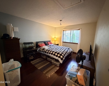 212 Yorktown Drive - Photo Thumbnail 11