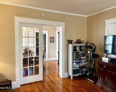 895 Park Avenue - Photo Thumbnail 6