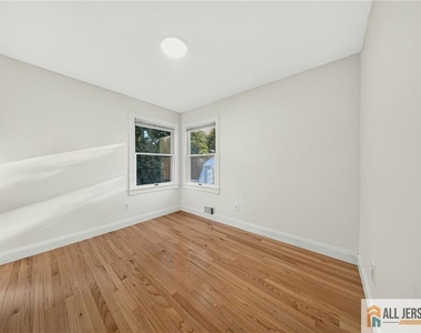 29 Windsor Drive - Photo Thumbnail 23