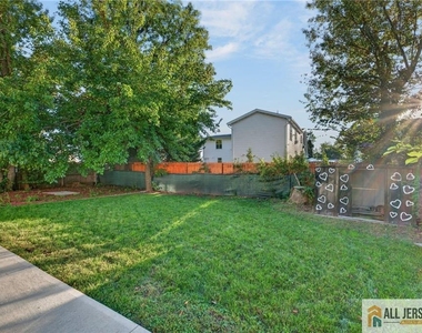 29 Windsor Drive - Photo Thumbnail 34