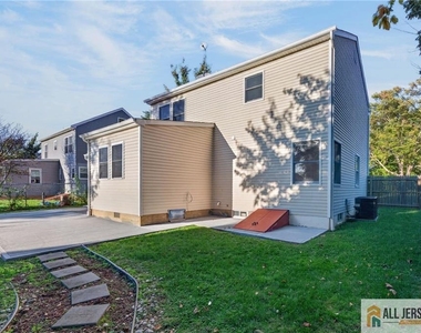 29 Windsor Drive - Photo Thumbnail 32