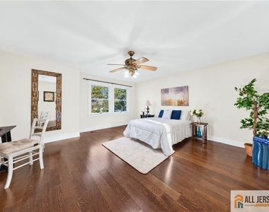29 Windsor Drive - Photo Thumbnail 14