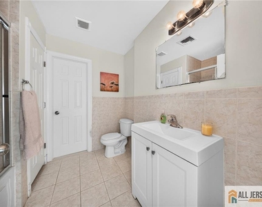 29 Windsor Drive - Photo Thumbnail 18