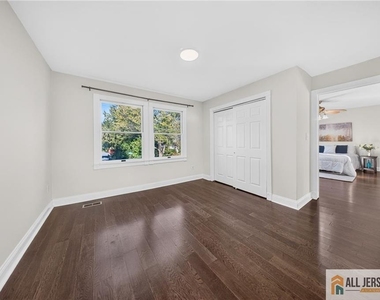 29 Windsor Drive - Photo Thumbnail 15