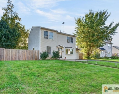 29 Windsor Drive - Photo Thumbnail 3