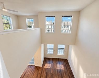 83 Depot Way - Photo Thumbnail 33