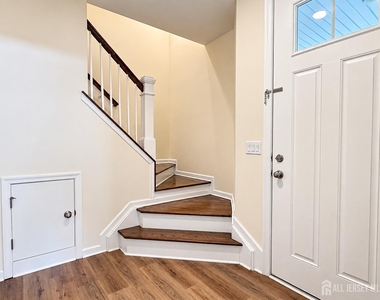 83 Depot Way - Photo Thumbnail 6