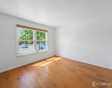 1013 Waterford Drive - Photo Thumbnail 22