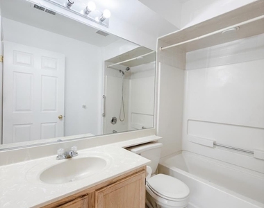 1013 Waterford Drive - Photo Thumbnail 19