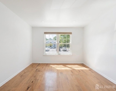 1013 Waterford Drive - Photo Thumbnail 21