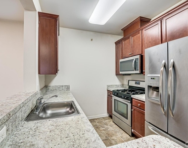 545 E Celebration Way Way - Photo Thumbnail 16