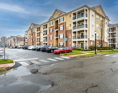 545 E Celebration Way Way - Photo Thumbnail 2