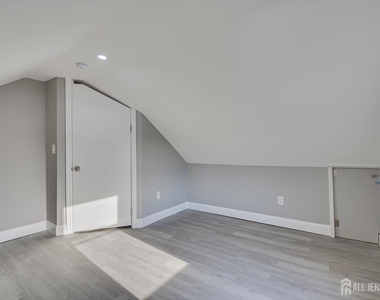 36 2nd Avenue - Photo Thumbnail 12