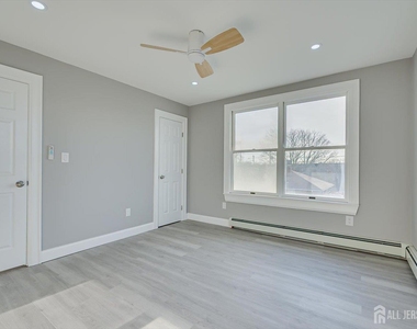 36 2nd Avenue - Photo Thumbnail 11