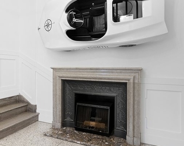 132 E 45th Street - Photo Thumbnail 7