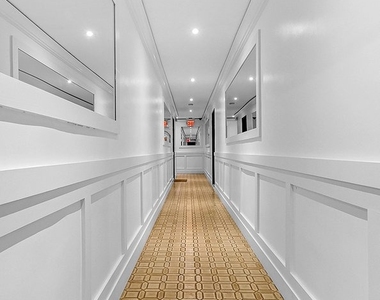 132 E 45th Street - Photo Thumbnail 5