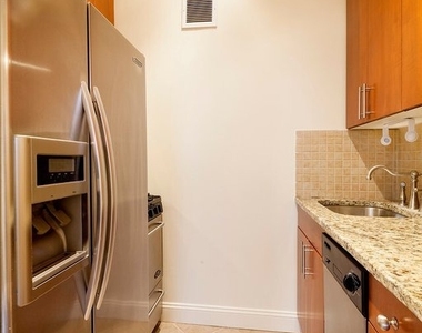 455 Park Avenue S - Photo Thumbnail 4