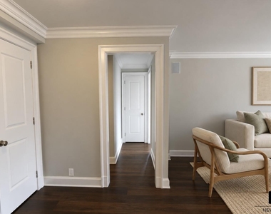 311 E 71st Street - Photo Thumbnail 4