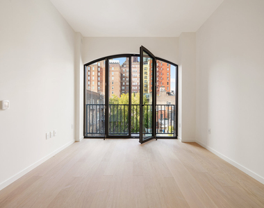 64 University Place - Photo Thumbnail 7